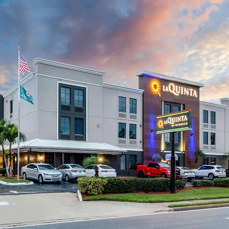 Hotel La Quinta By Wyndham St. Petersburg Northeast *Newly Renovated